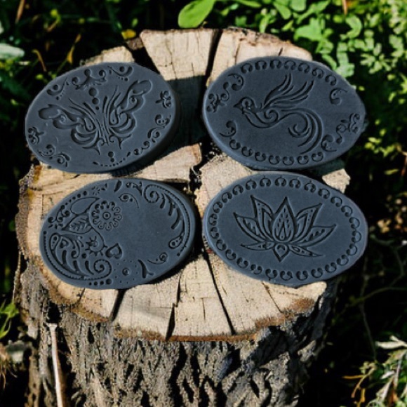 Hand Crafted Soap Charcoal - Eucalyptus - Picture 2 of 5